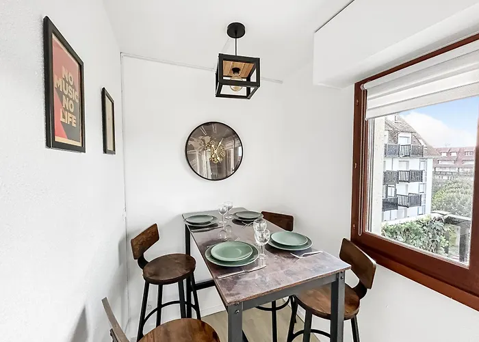 Le Refrain, Entre Et Musique Apartment *