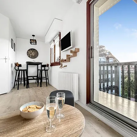 Le Refrain, Entre Et Musique Apartamento