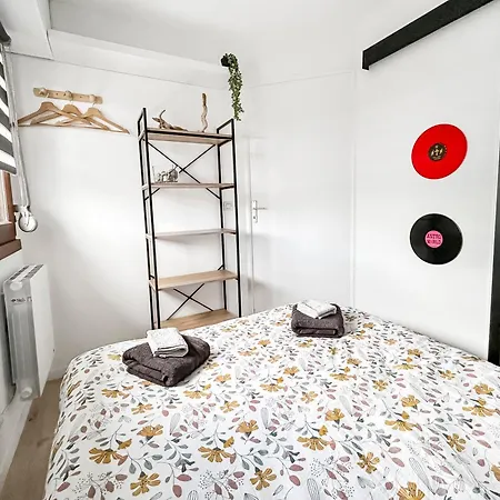 Le Refrain, Entre Et Musique Apartamento