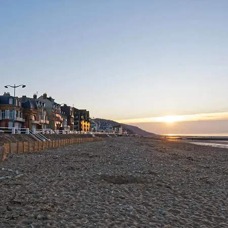 Le Refrain, Entre Et Musique *